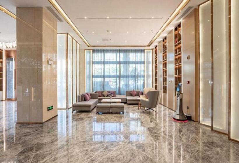 Lavande Hotel Anshan City Center