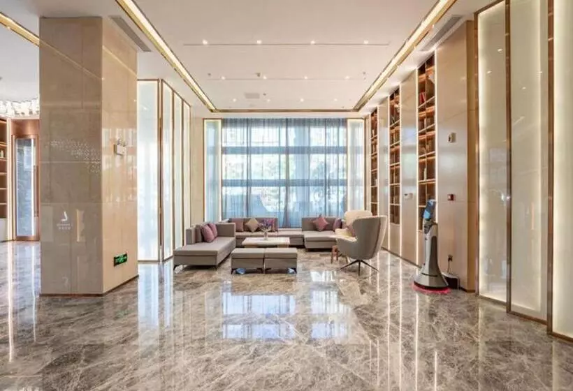 Lavande Hotel Anshan City Center