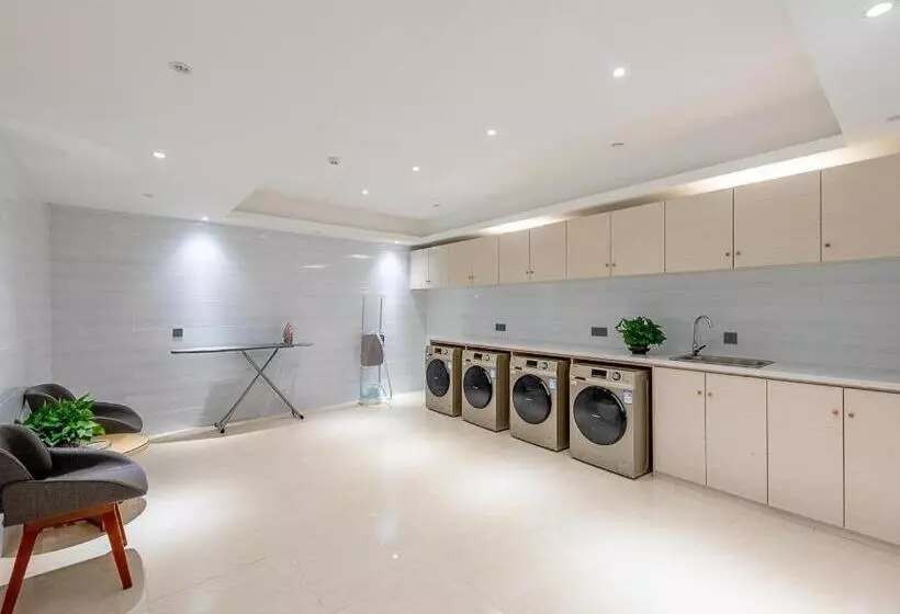 Lavande Hotel Dongguan Shijie Jiarong Shopping Plaza Liuhua Metro Station