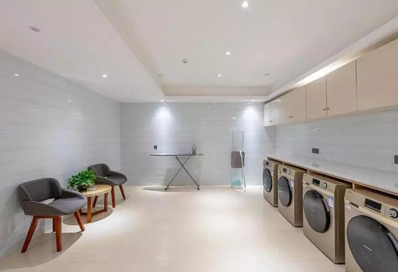 Lavande Hotel Dongguan Shijie Jiarong Shopping Plaza Liuhua Metro Station