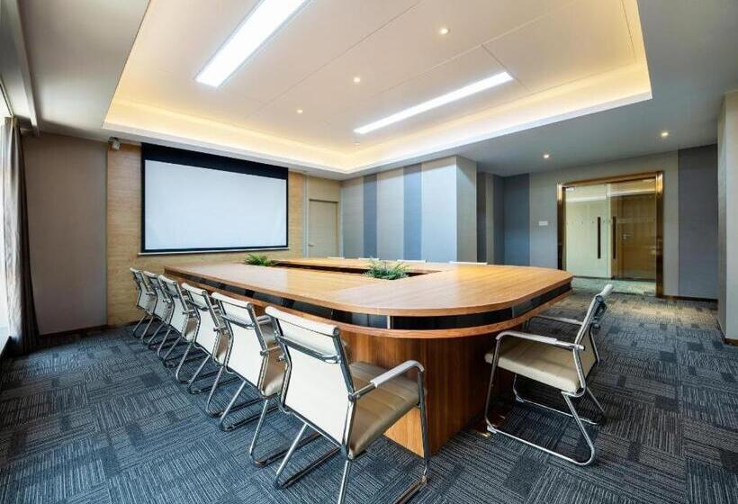 Lavande Hotel Shanwei Haifeng Fenghuang New City Tianhong Plaza