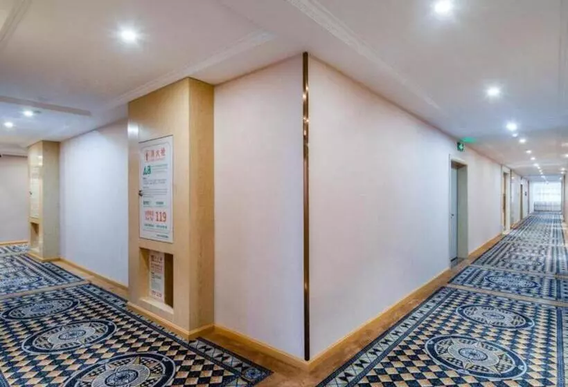 Vienna Hotel Yunnan Qujin High Speed Railway Station Wuguan 1st Middle School