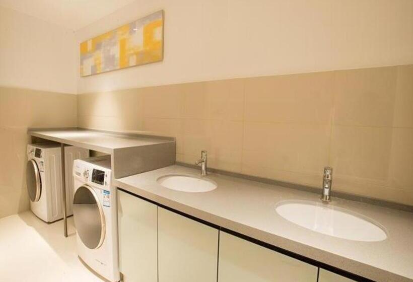 Echarm Hotel Wuhan Guanggu Biology City