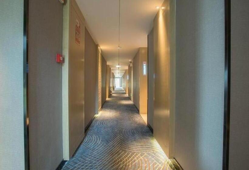 Echarm Hotel Wuhan Guanggu Biology City