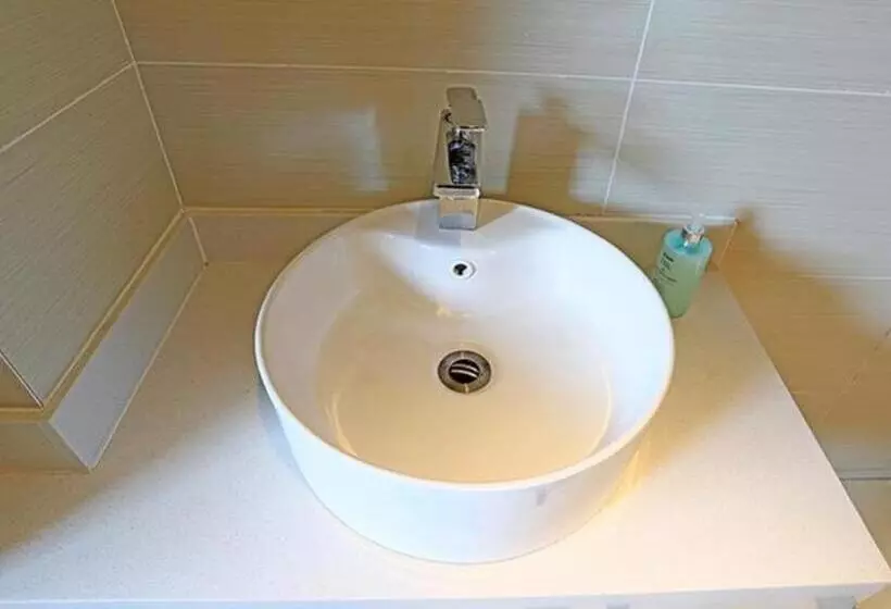 Hotelli City Comfort Inn Huanggang Polytechnic College Yi Ai Lake