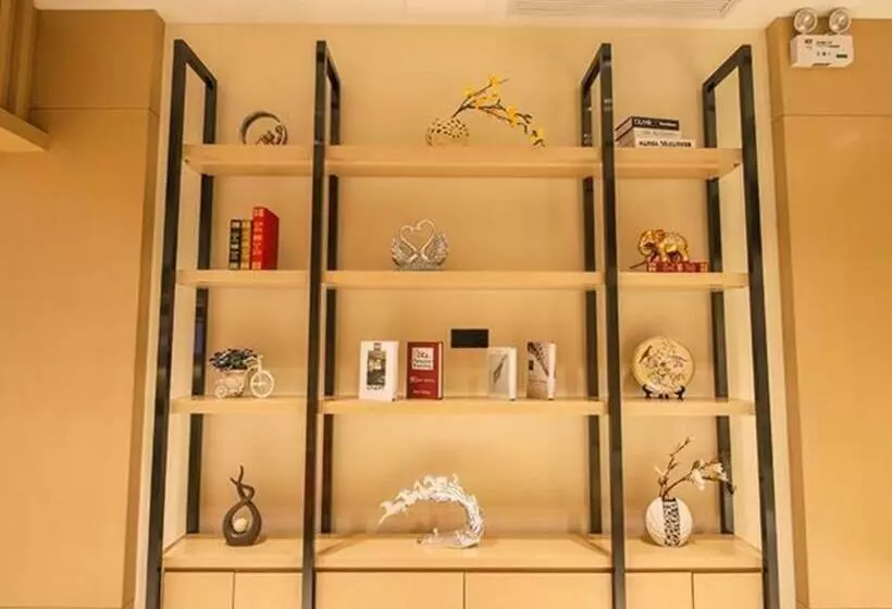 Hotelli City Comfort Inn Huanggang Polytechnic College Yi Ai Lake