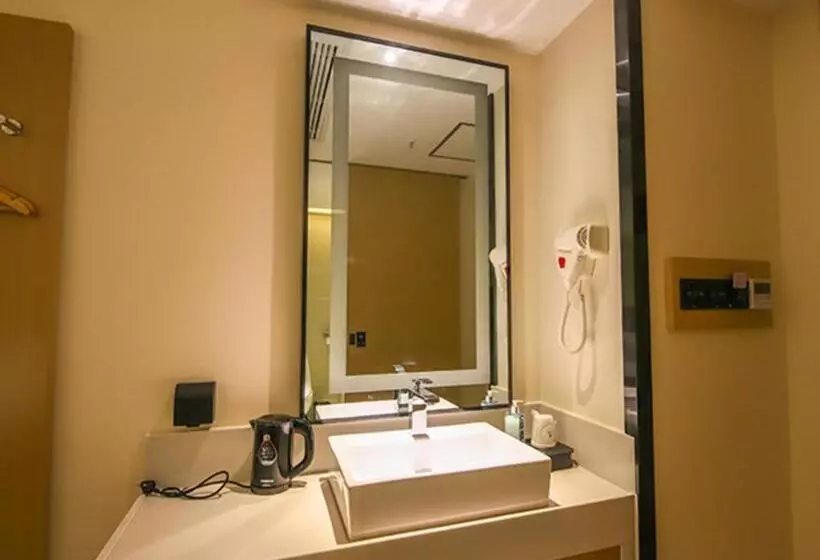 Hotelli City Comfort Inn Huanggang Polytechnic College Yi Ai Lake