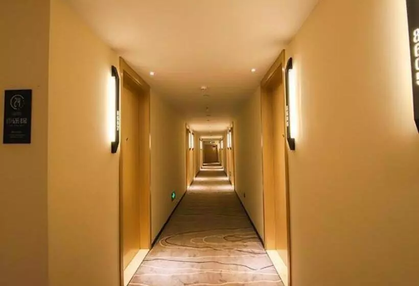 Hotelli City Comfort Inn Huanggang Polytechnic College Yi Ai Lake