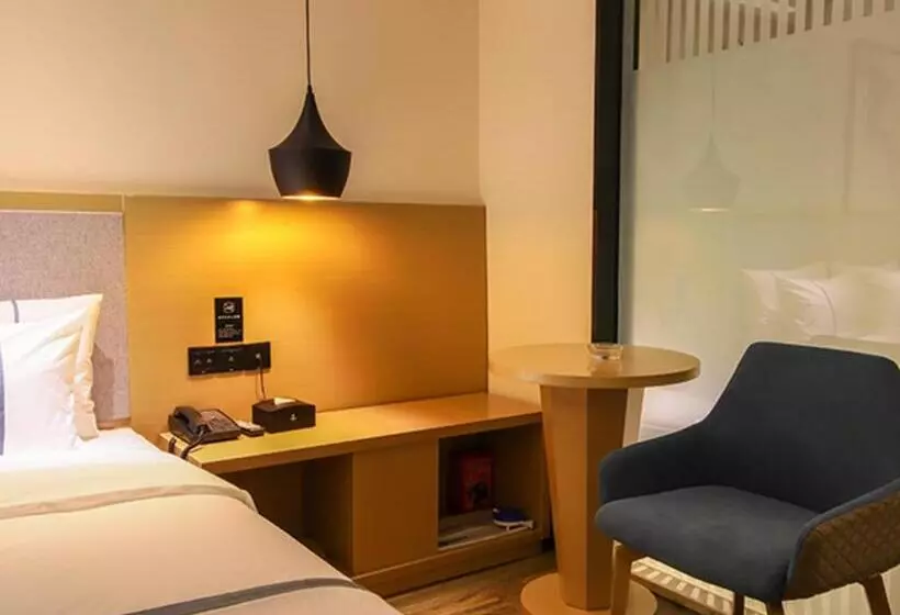 Hotelli City Comfort Inn Huanggang Polytechnic College Yi Ai Lake