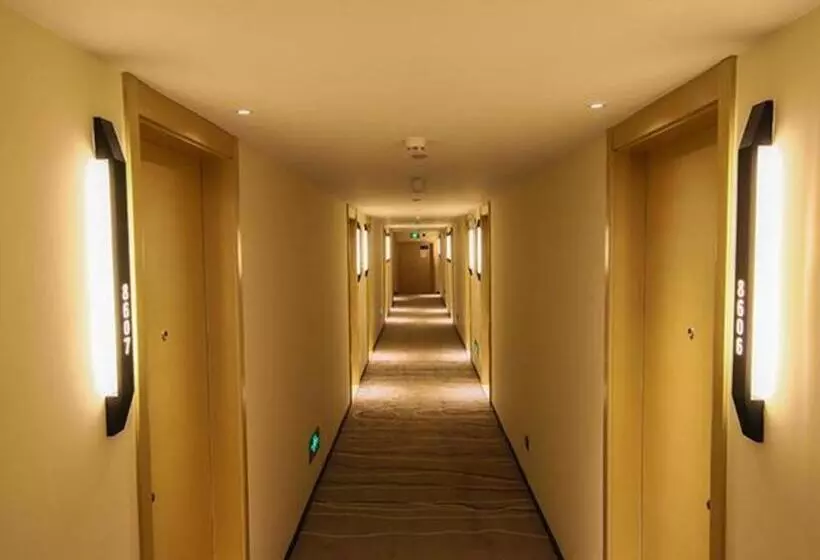 Hotelli City Comfort Inn Huanggang Polytechnic College Yi Ai Lake