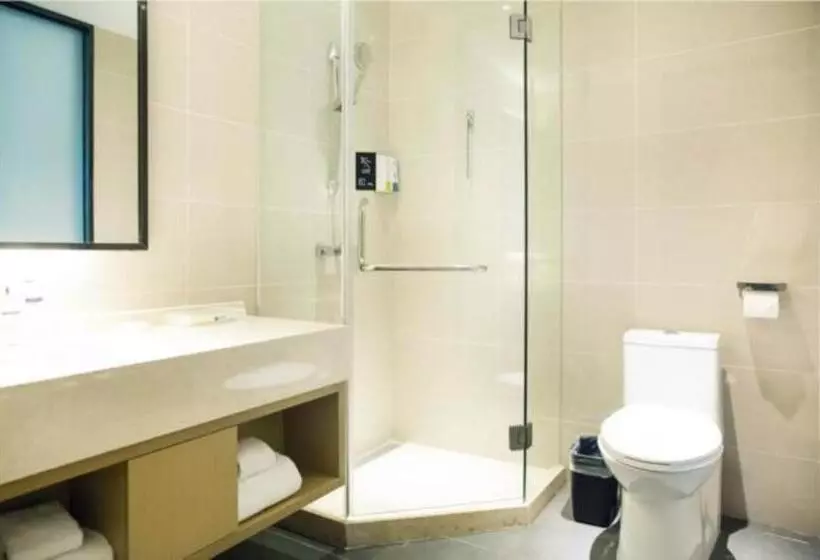 Hotelli City Comfort Inn Jingzhou Greenland Overseas Beach Wuyue Plaza