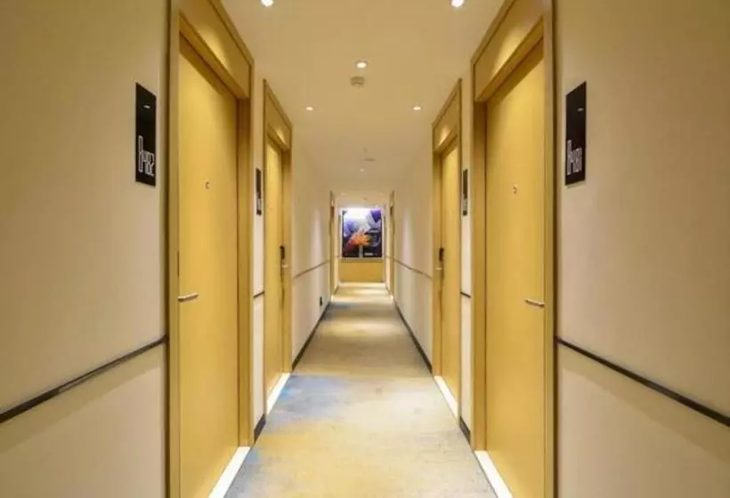 Hotelli City Comfort Inn Jingzhou Greenland Overseas Beach Wuyue Plaza