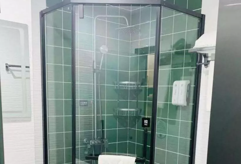 Hotelli Greentree Inn Express Xuzhou Pizhou Tiefu Town Bus Station