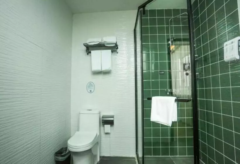 Hotelli Greentree Inn Express Xuzhou Pizhou Tiefu Town Bus Station