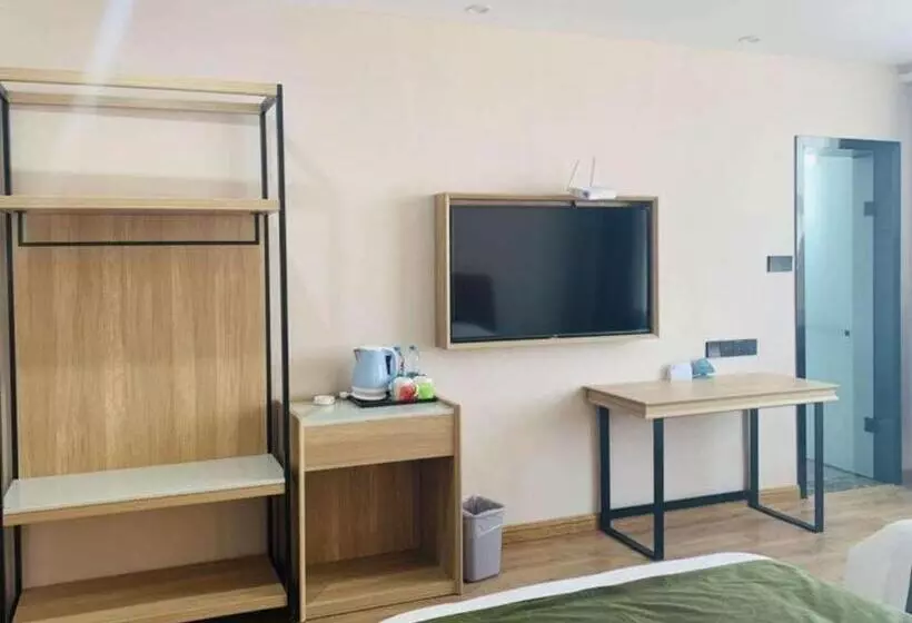 Hotelli Greentree Inn Express Xuzhou Pizhou Tiefu Town Bus Station