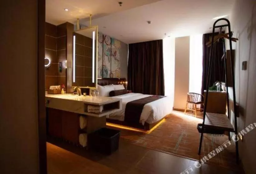 ホテル James Joyce Coffetel Qingdao Oriental Cinema Chaoyangshan Metro Station