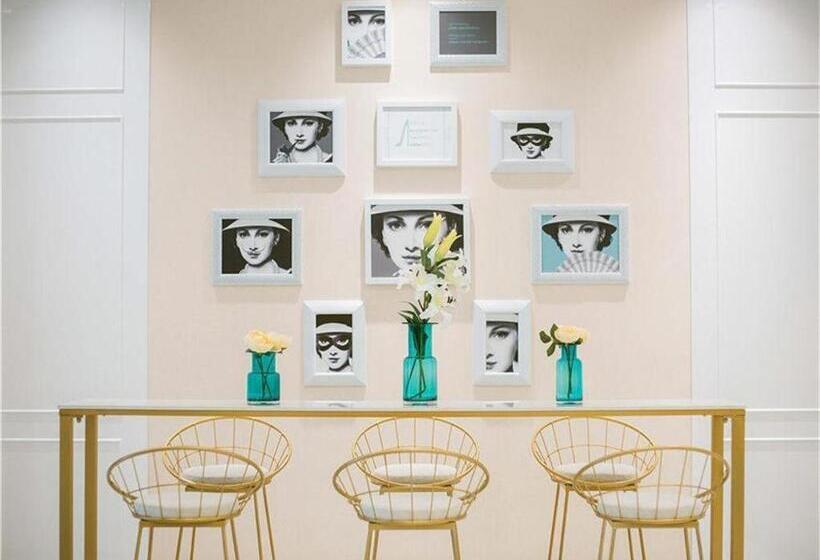 酒店 Xana Lite·west Luohe High Speed railway Station