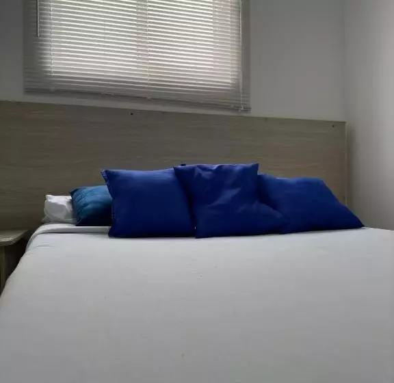 Aamiaismajoitus (B&B) Zivá Hostal