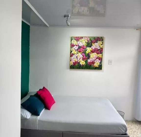Aamiaismajoitus (B&B) Zivá Hostal