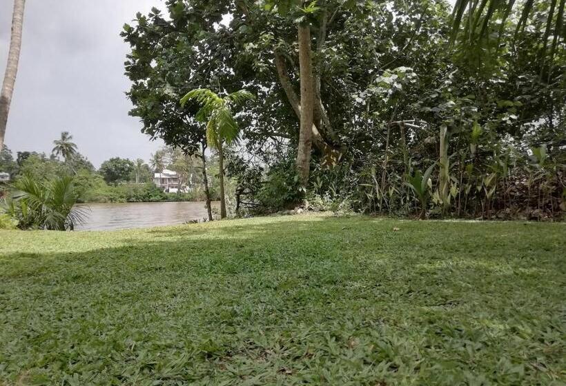 Hostel Aurora Weligama