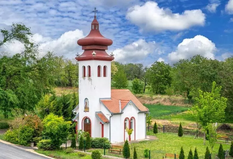Hotel Dve Kule Resort & Winery