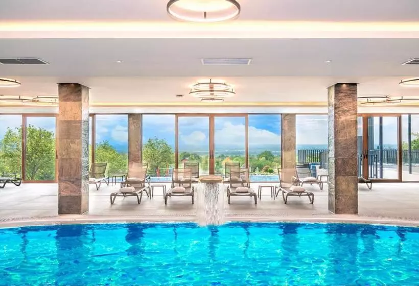 Hotel Dve Kule Resort & Winery