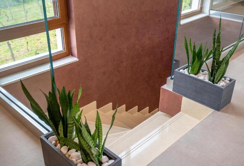 هتل Dve Kule Resort & Winery