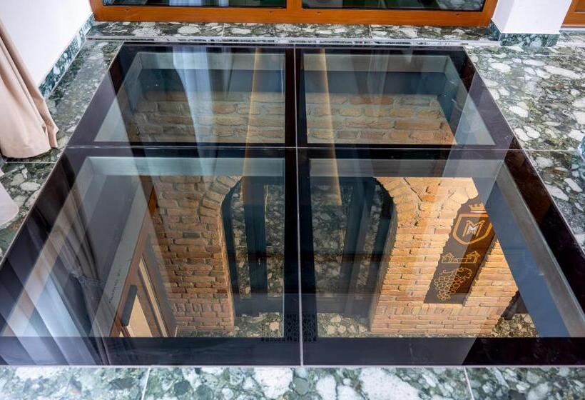 هتل Dve Kule Resort & Winery