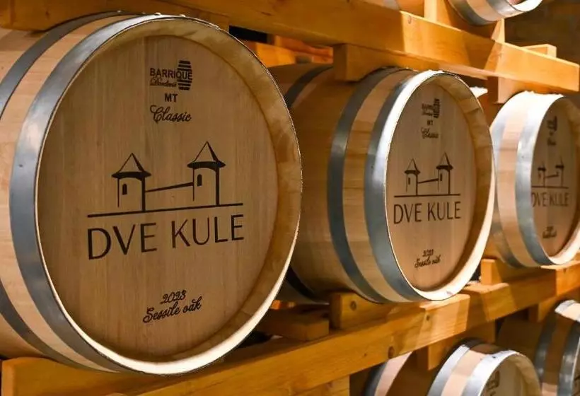 Hotel Dve Kule Resort & Winery