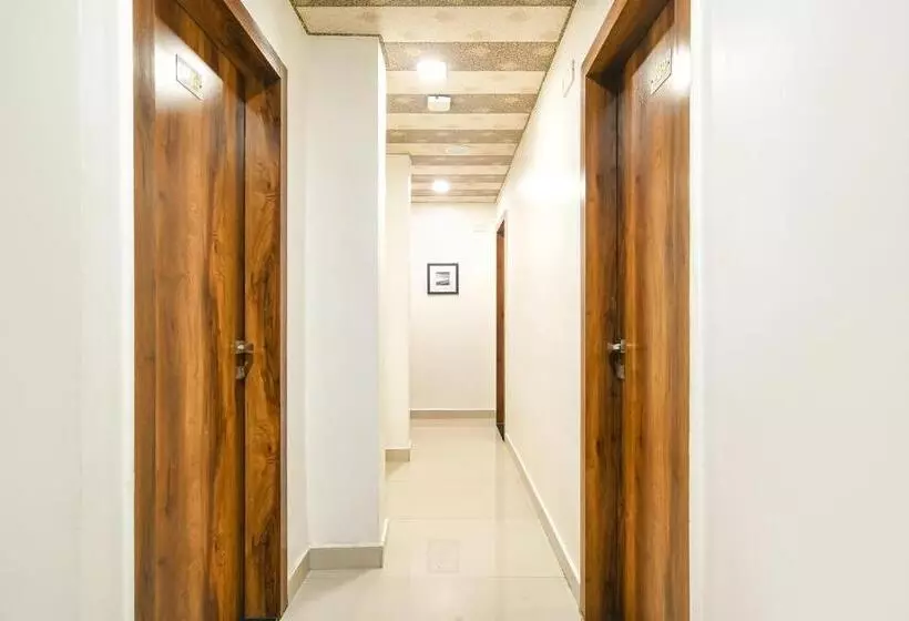 Hotelli Fabexpress The King Palace