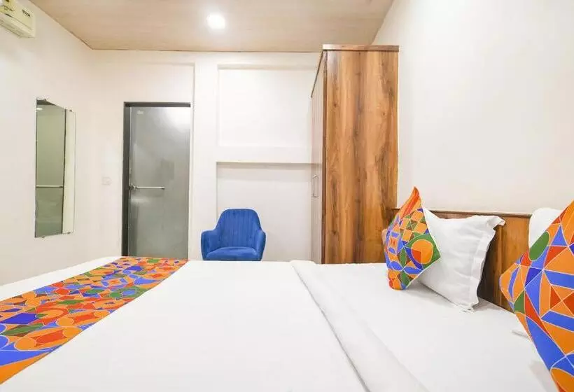 Hotelli Fabexpress The King Palace