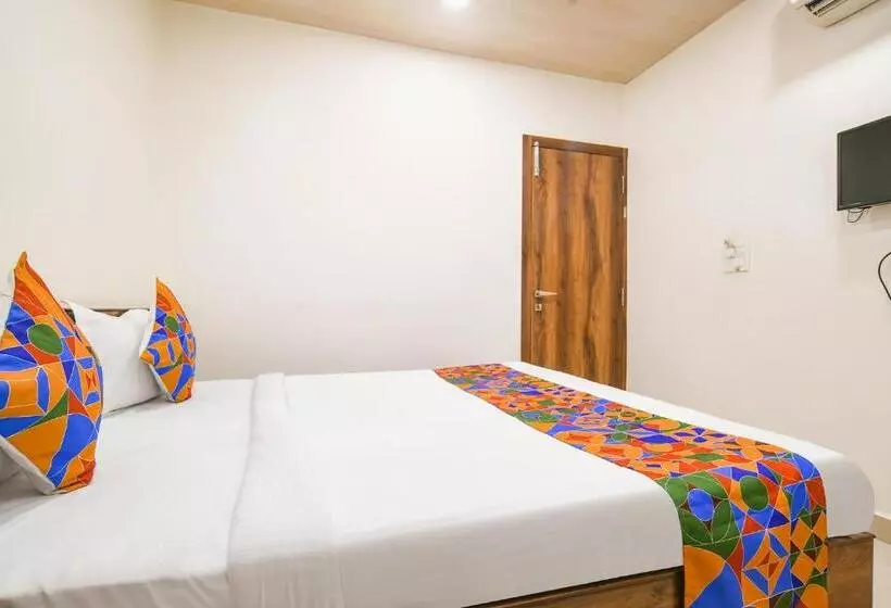 Hotelli Fabexpress The King Palace