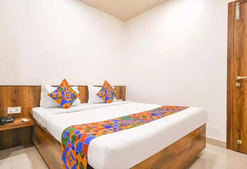 Hotelli Fabexpress The King Palace