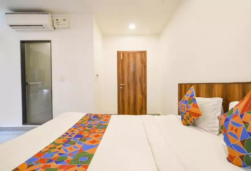 Hotelli Fabexpress The King Palace