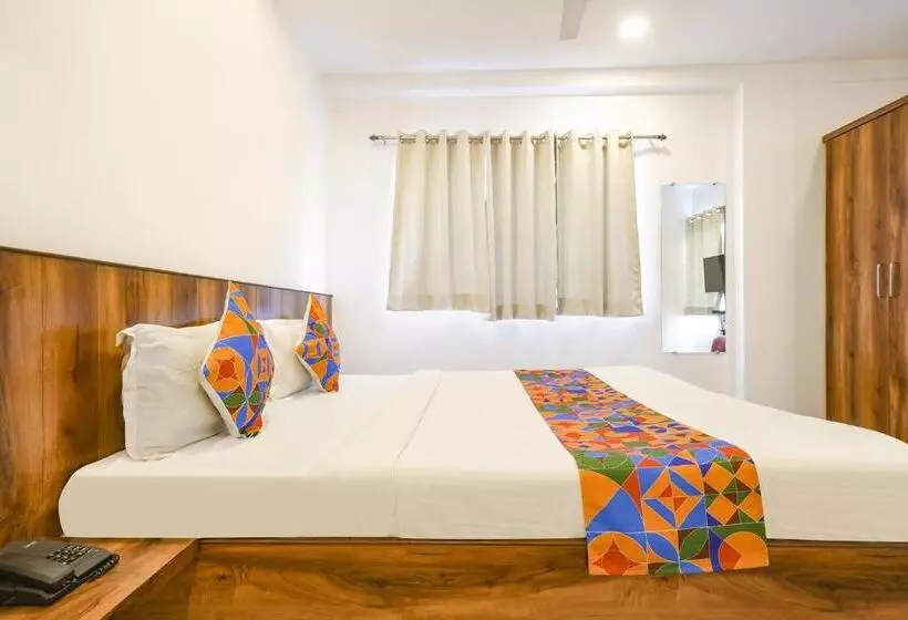 Hotelli Fabexpress The King Palace