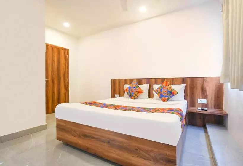 Hotelli Fabexpress The King Palace