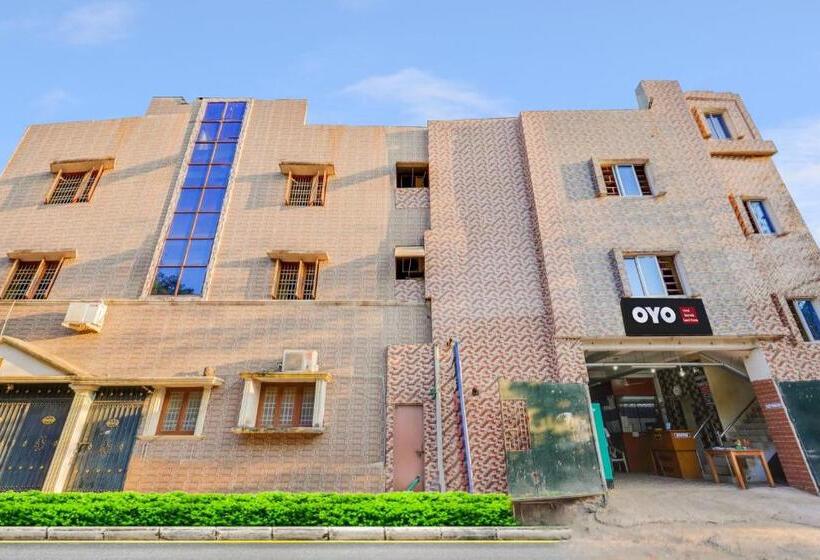 Super Hotel O Sharmila Guest House