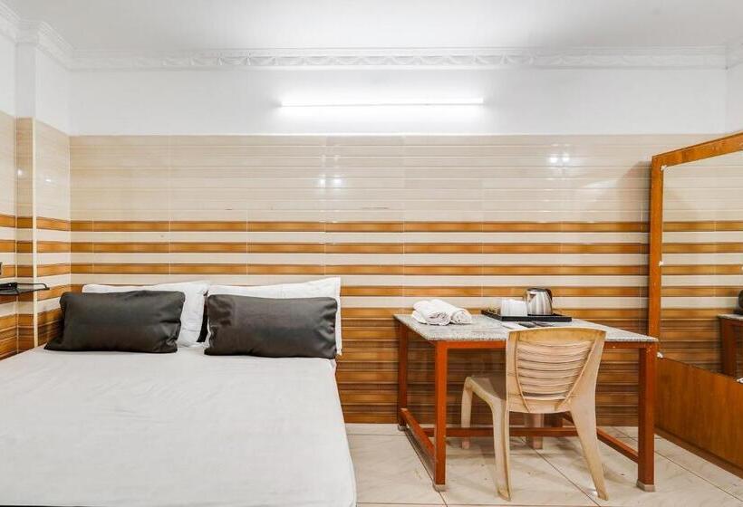 Super Hotel O Sharmila Guest House