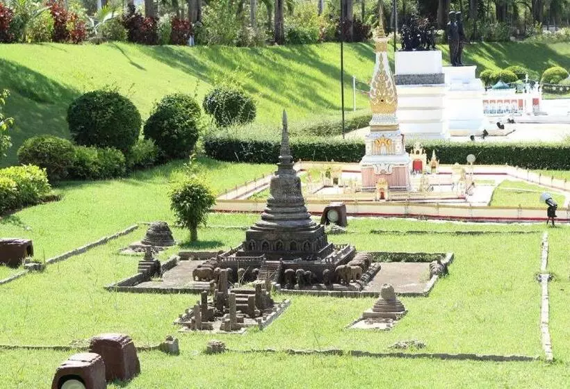 Hotelli Sritrakul Place