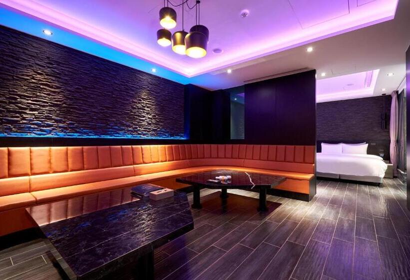 مُتل 和陽行館 Villa Bon Moment