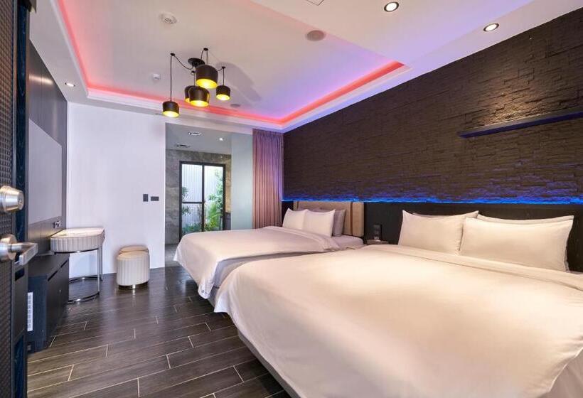 مُتل 和陽行館 Villa Bon Moment