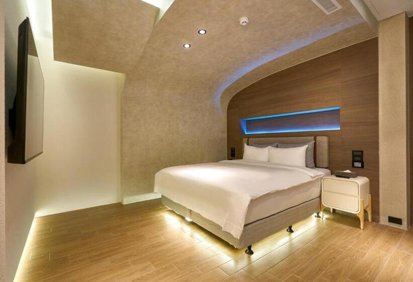 مُتل 和陽行館 Villa Bon Moment