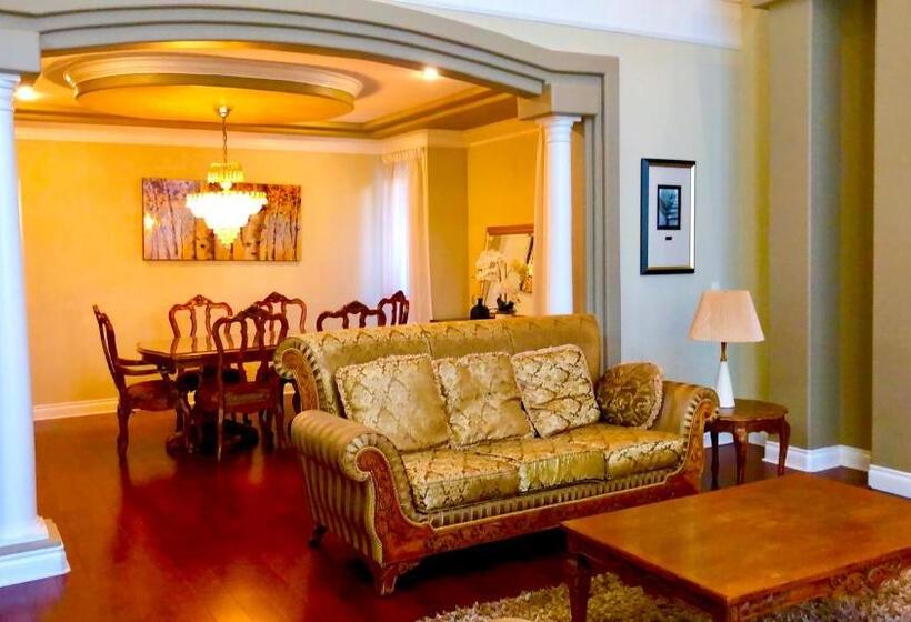 פנסיון Vancouver Airport Blueberry Manor