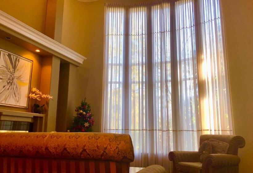 פנסיון Vancouver Airport Blueberry Manor