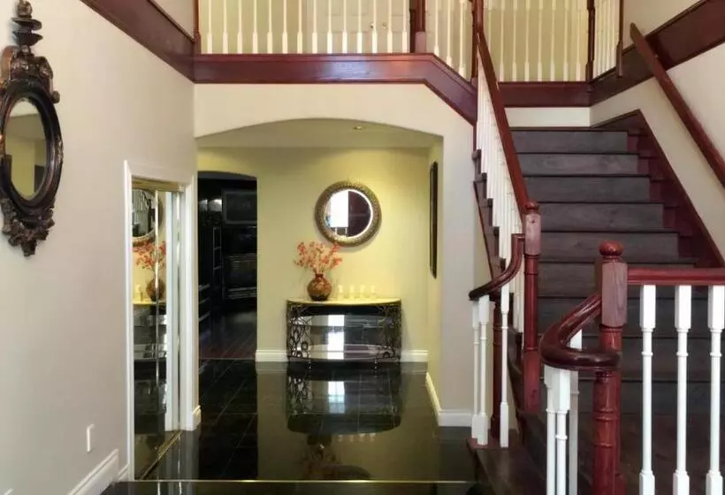 ペンション Vancouver Airport Blueberry Manor