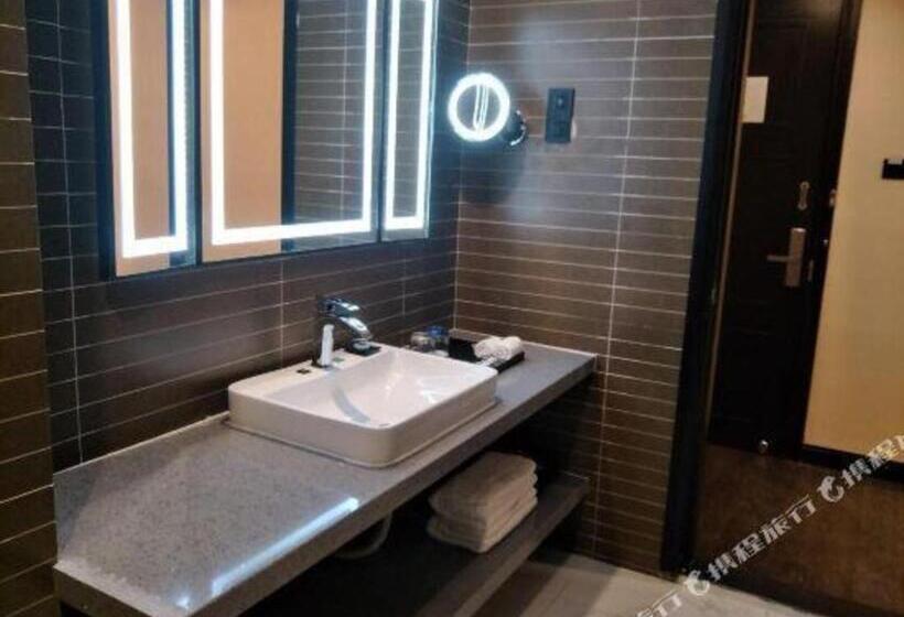 Xana Hotelle Hefei Lujiang Zhouyu Avenue