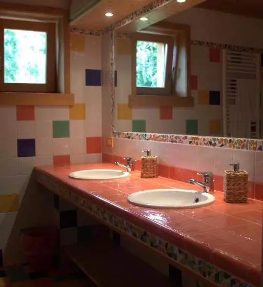 تختخواب و صبحانه Casa Acquariana