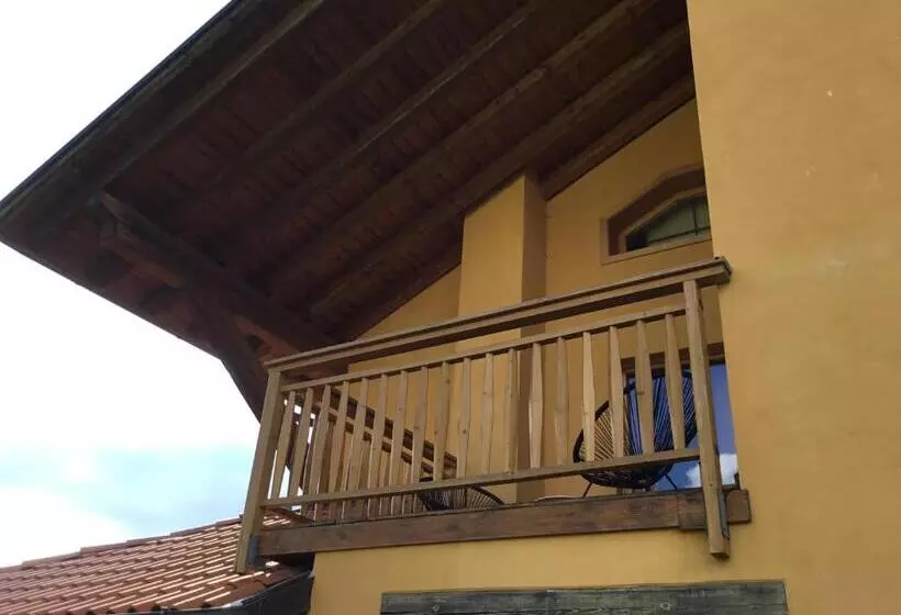 تختخواب و صبحانه Casa Acquariana