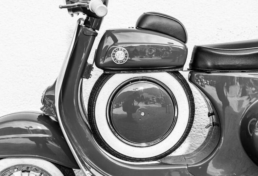 Отель Al Plan, A Mountain Moving