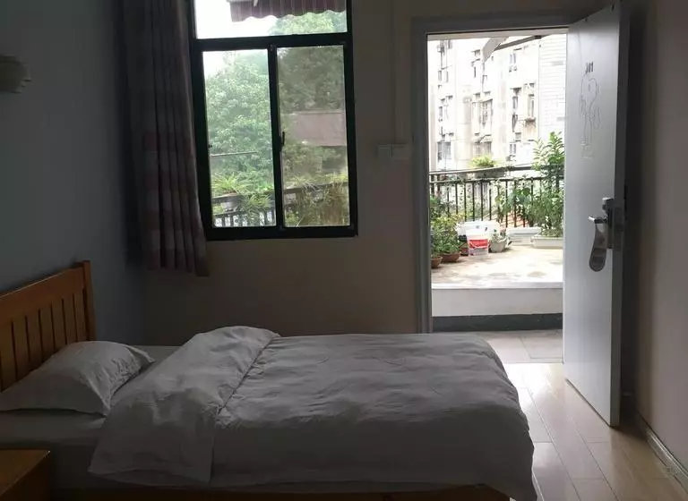 Changsha Zhongtian Hibiscus Land International Hostel
